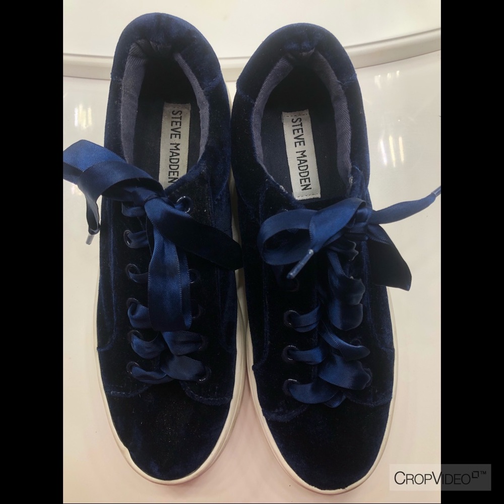 Steve Madden Navy blue BERTIE-V 6B sneakers.